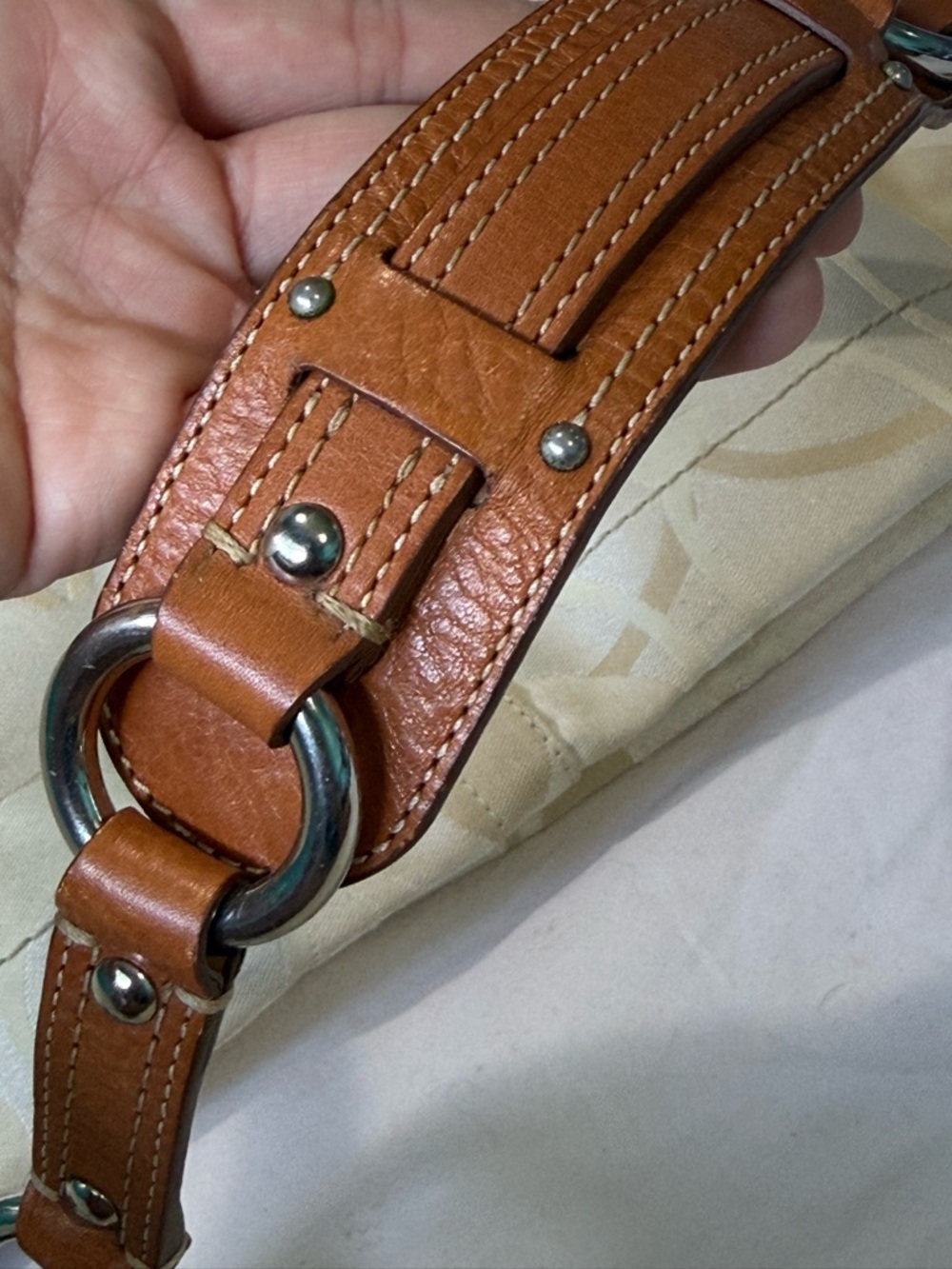 GUC Coach Carly Cream Signature Tan Leather Hobo Turn Lock Y2K Shoulder Bag - Picture 7 of 8